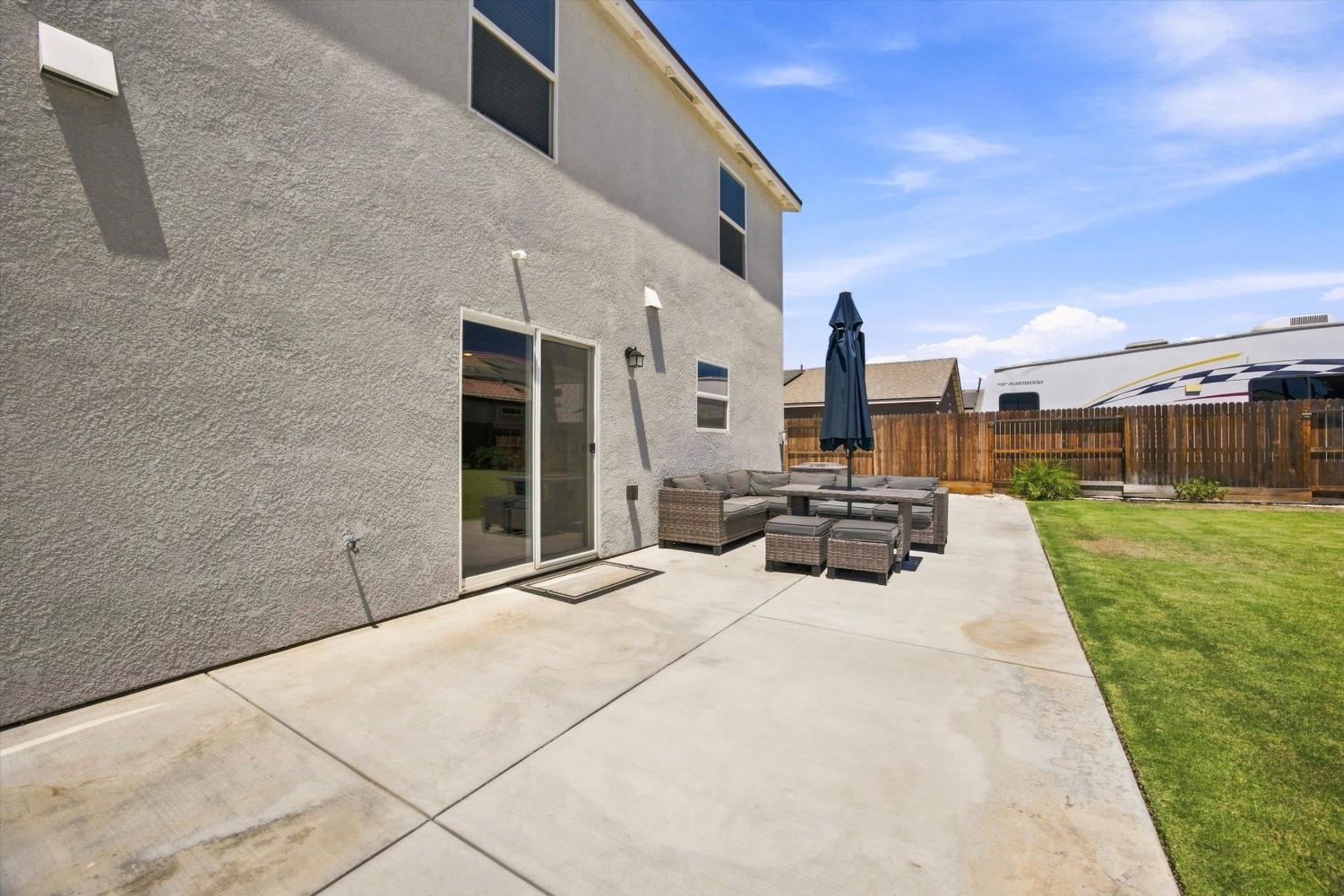 6604 Voyageurs Dr, Bakersfield, CA 93311