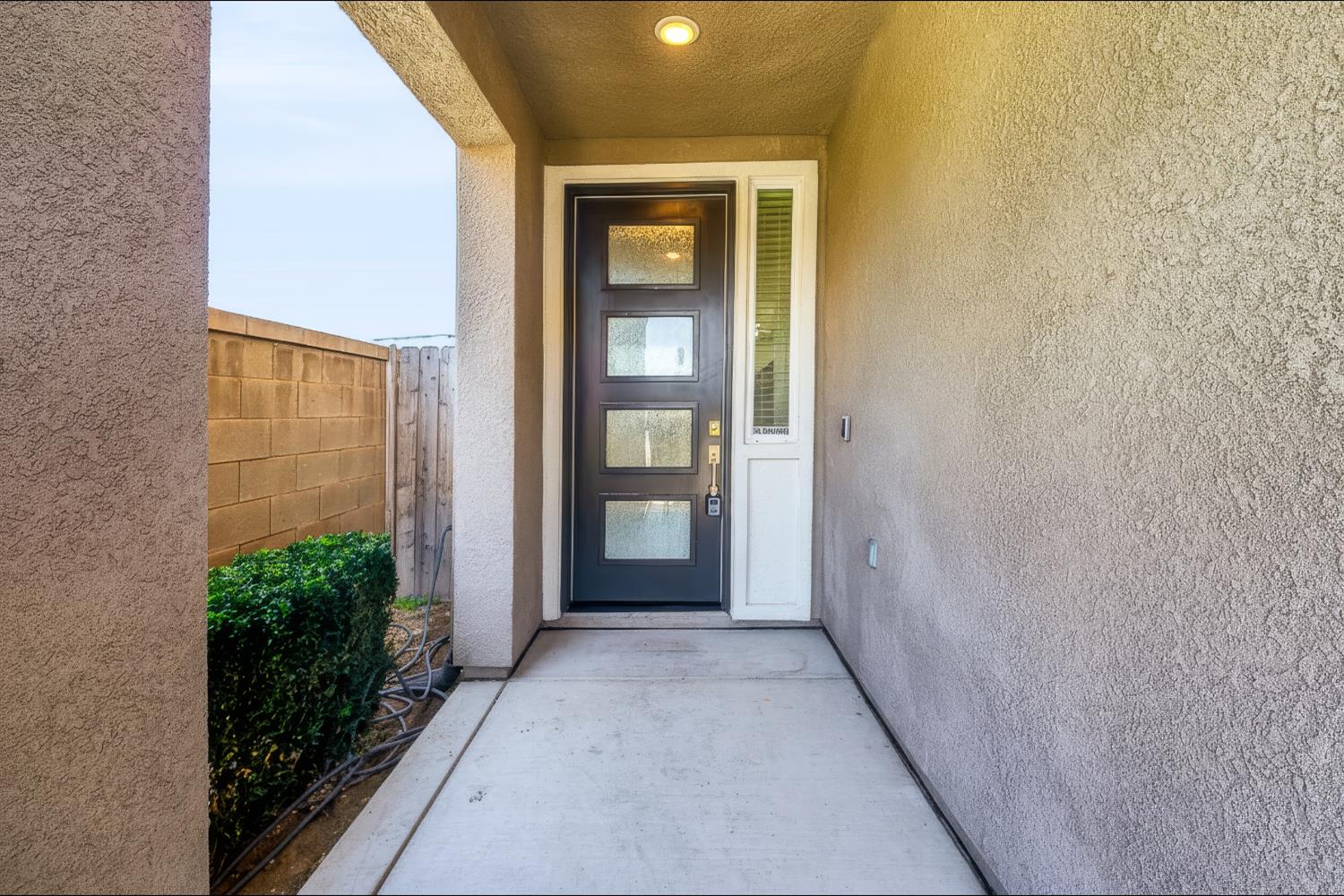 2557 Commonwood Ln, Clovis, CA 93619