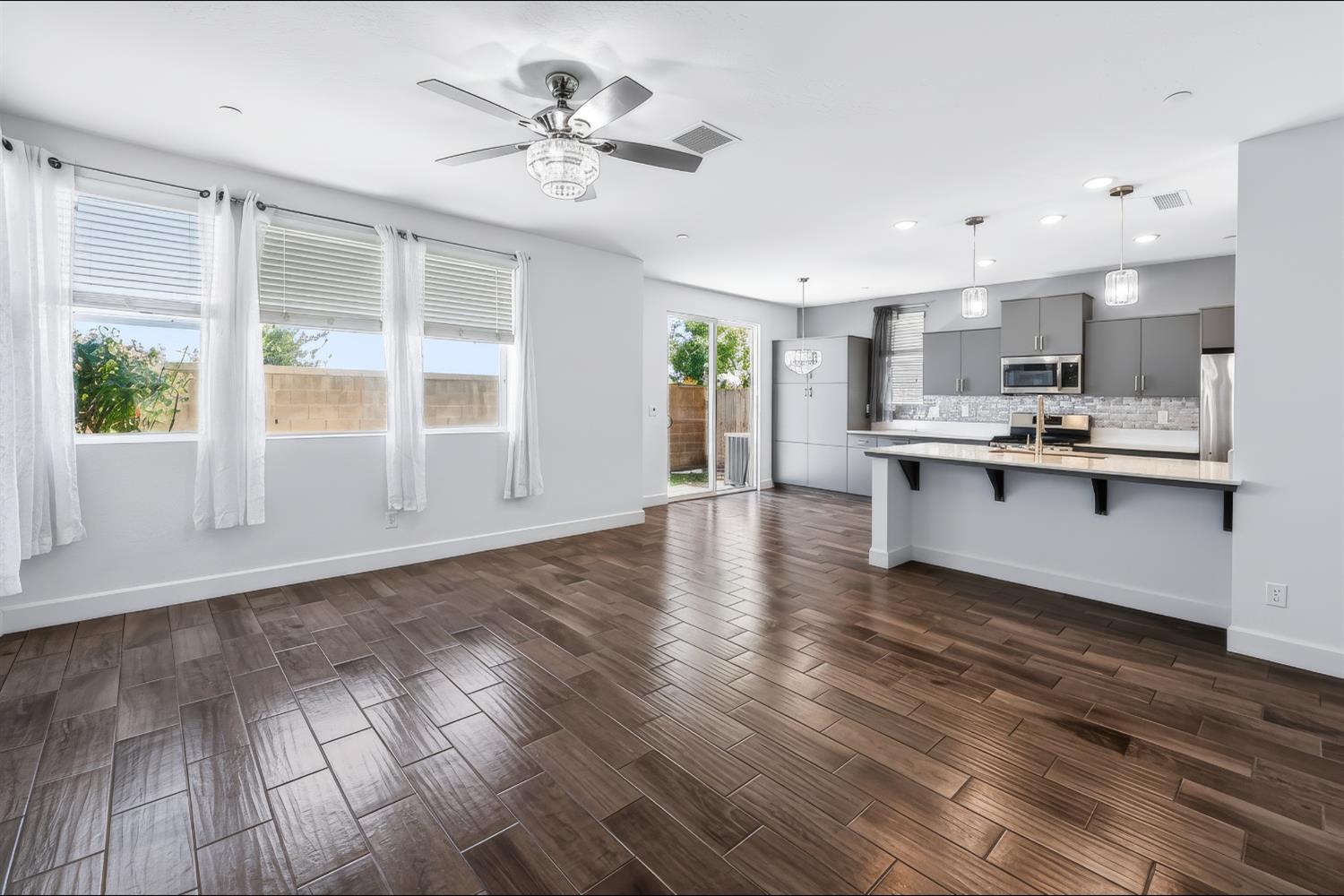 2557 Commonwood Ln, Clovis, CA 93619