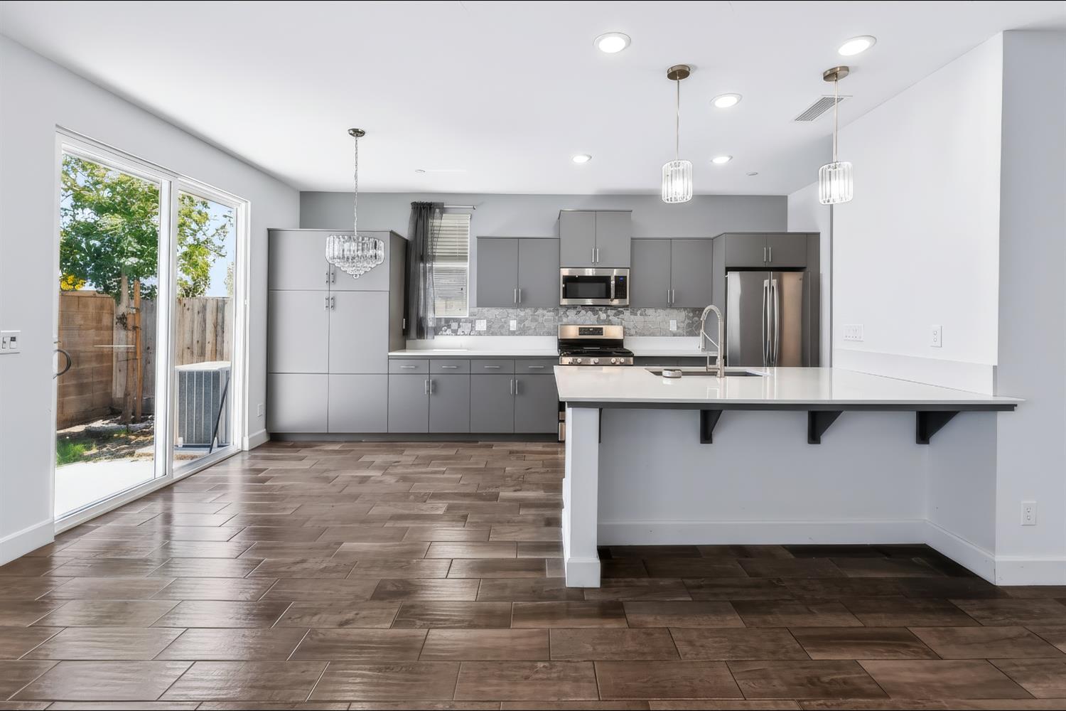 2557 Commonwood Ln, Clovis, CA 93619