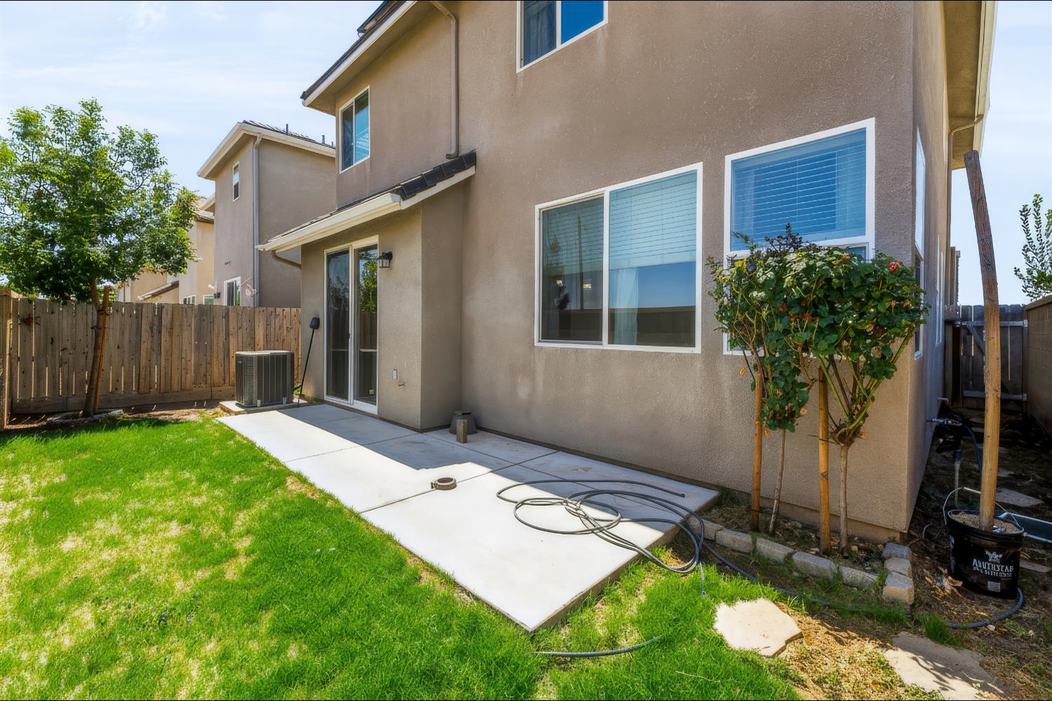 2557 Commonwood Ln, Clovis, CA 93619