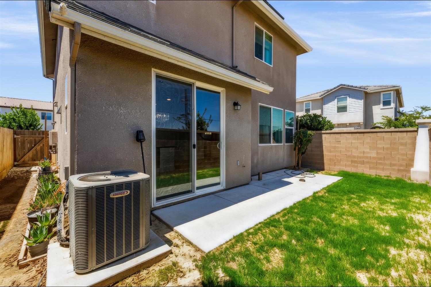 2557 Commonwood Ln, Clovis, CA 93619