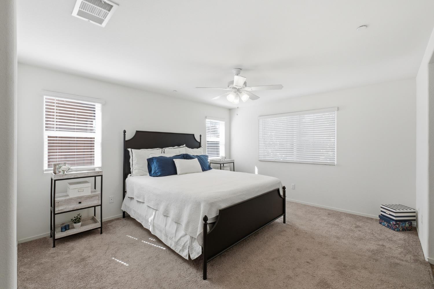 617 Sarah Ln, Dinuba, CA 93618