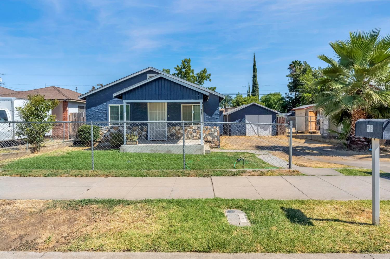 913 Garfield Ave, Madera, CA 93638