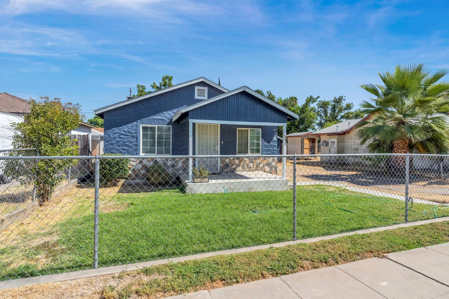 913 Garfield Ave, Madera, CA 93638