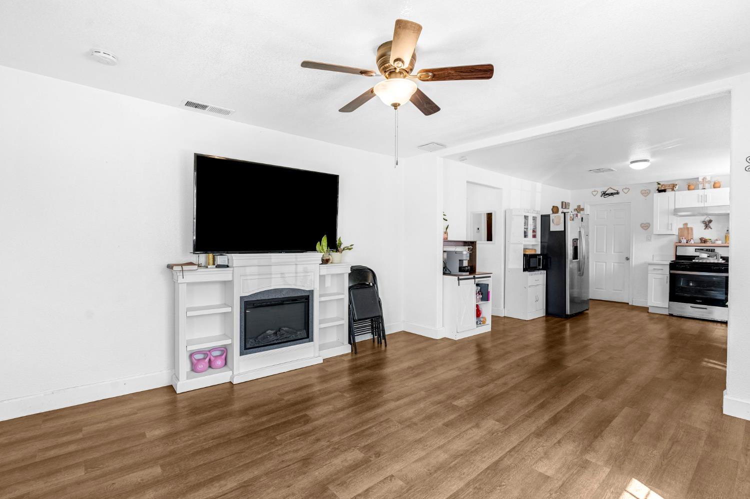 913 Garfield Ave, Madera, CA 93638