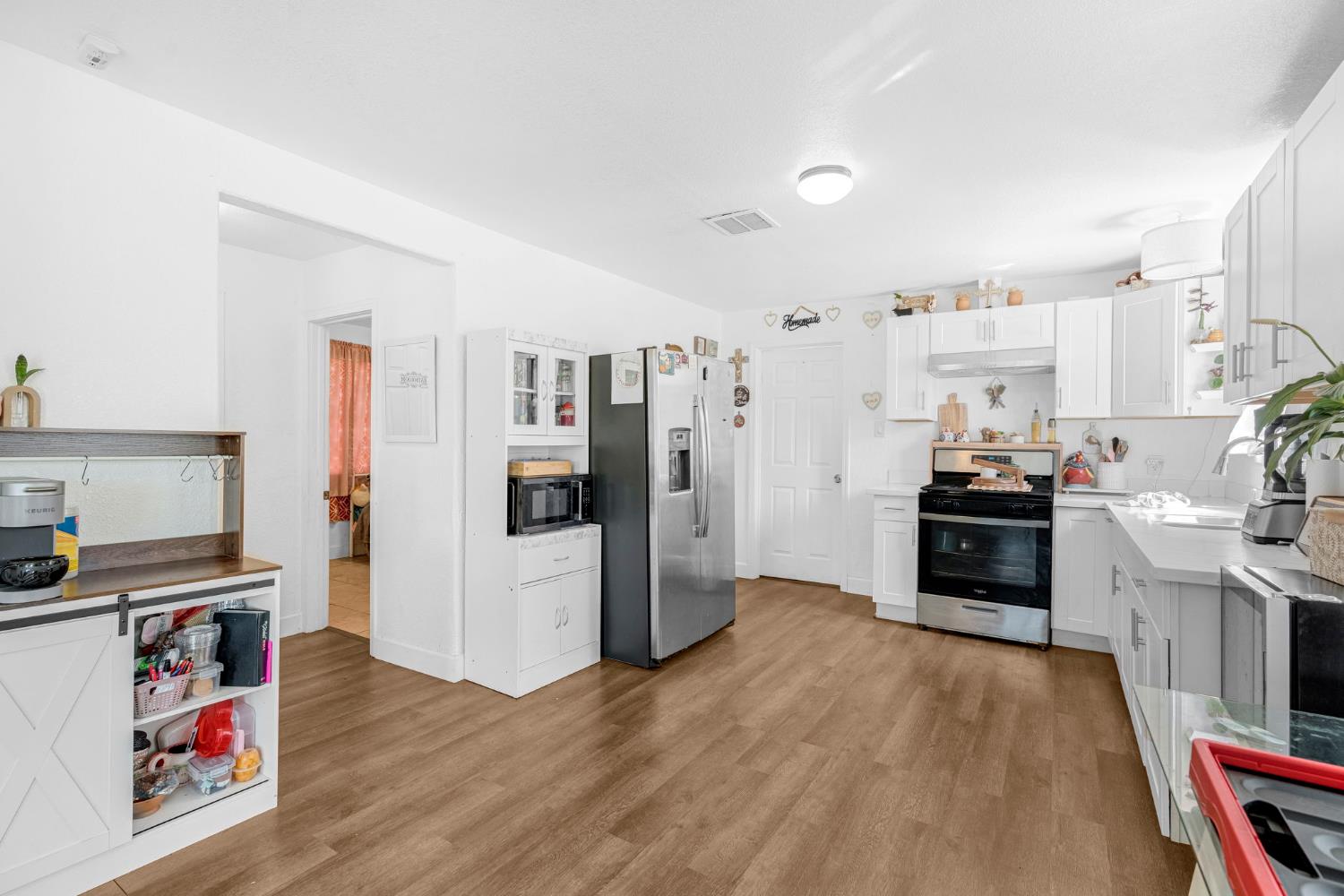 913 Garfield Ave, Madera, CA 93638
