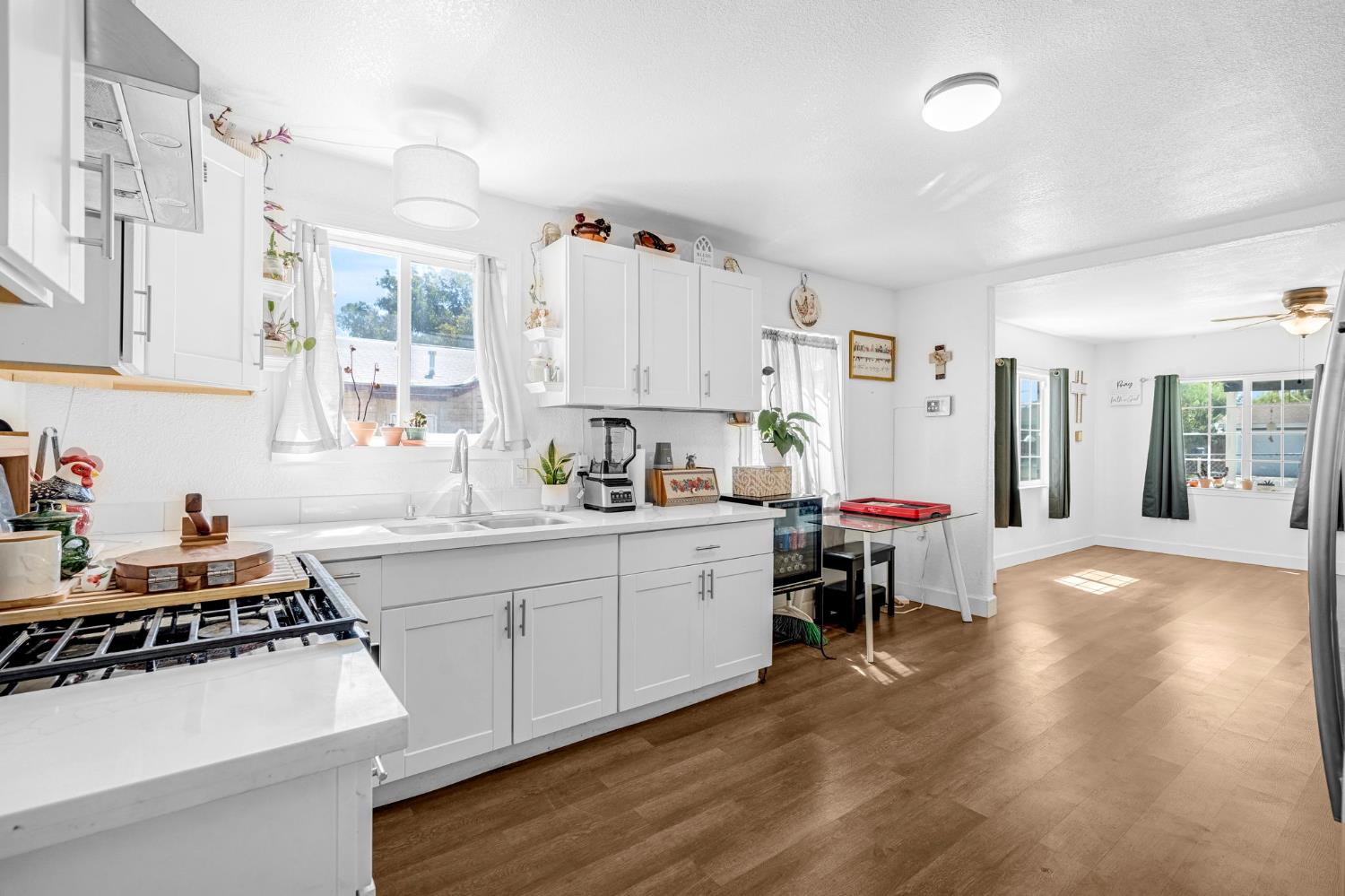 913 Garfield Ave, Madera, CA 93638
