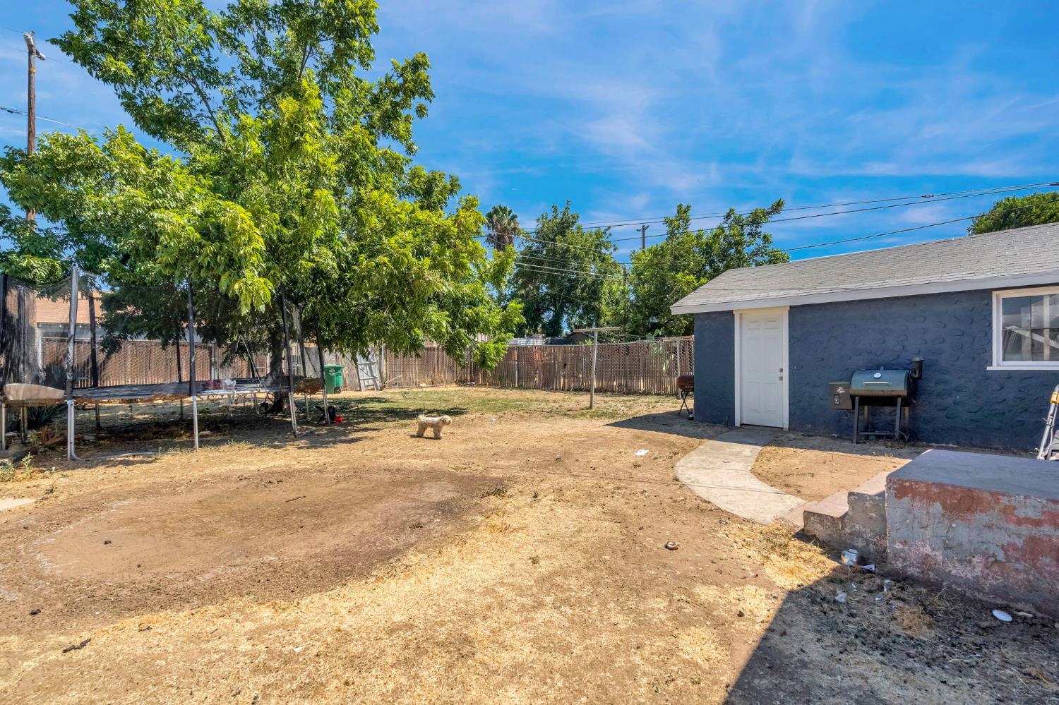 913 Garfield Ave, Madera, CA 93638