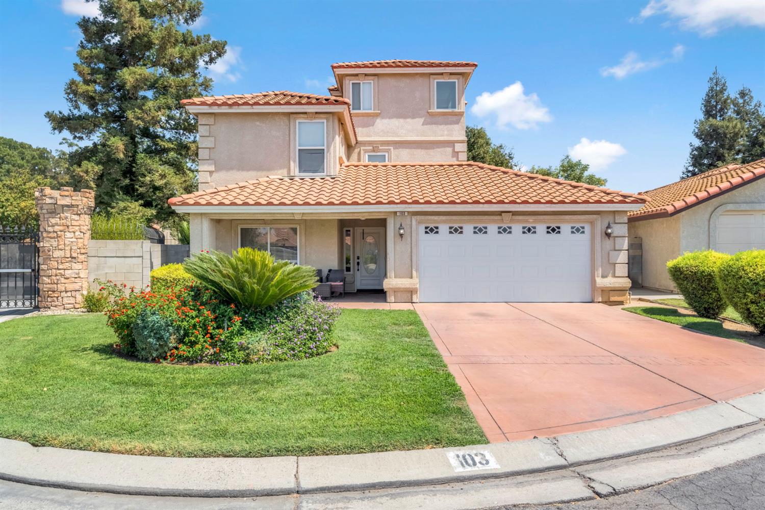 103 Countess Ln, Madera, CA 93637