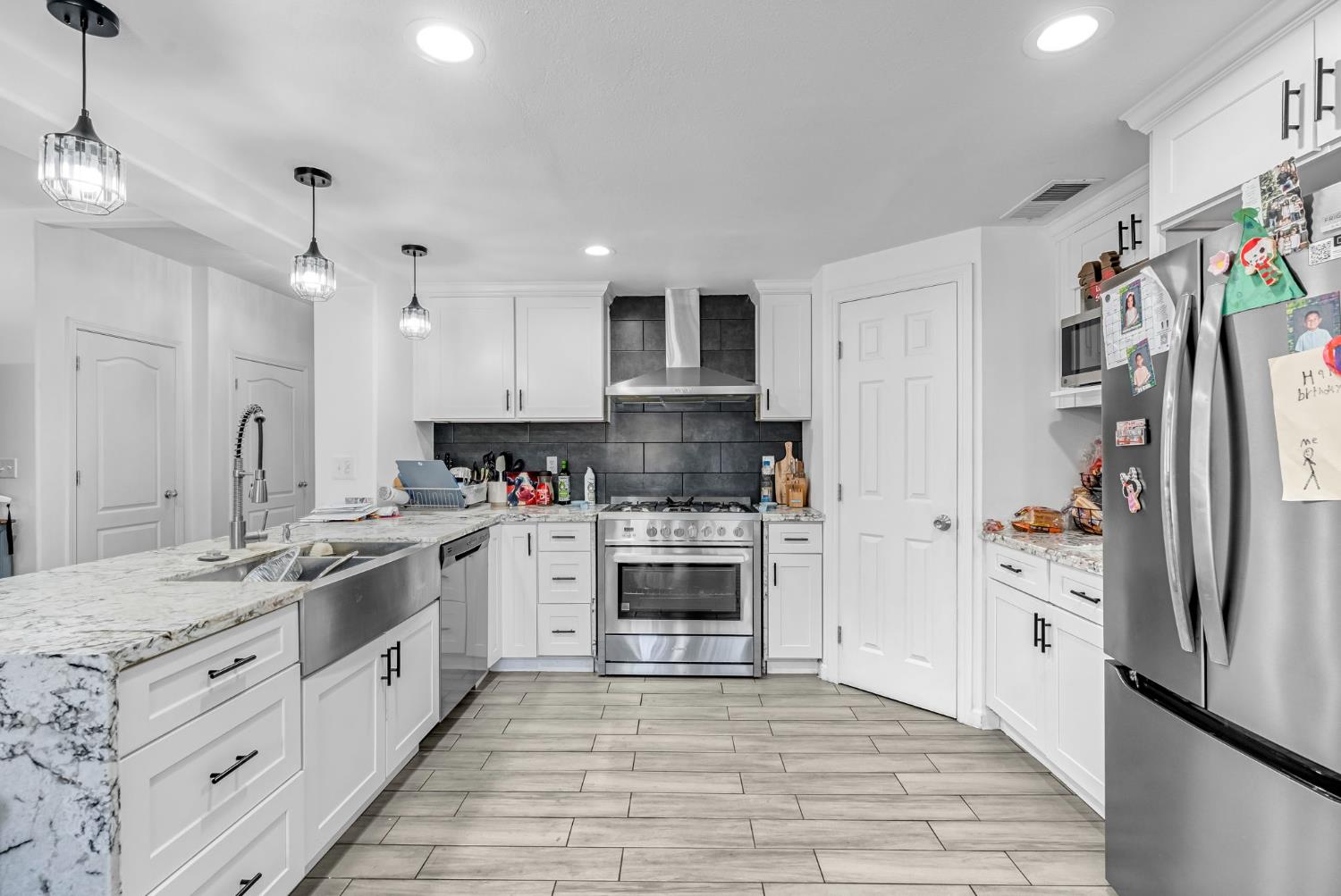103 Countess Ln, Madera, CA 93637