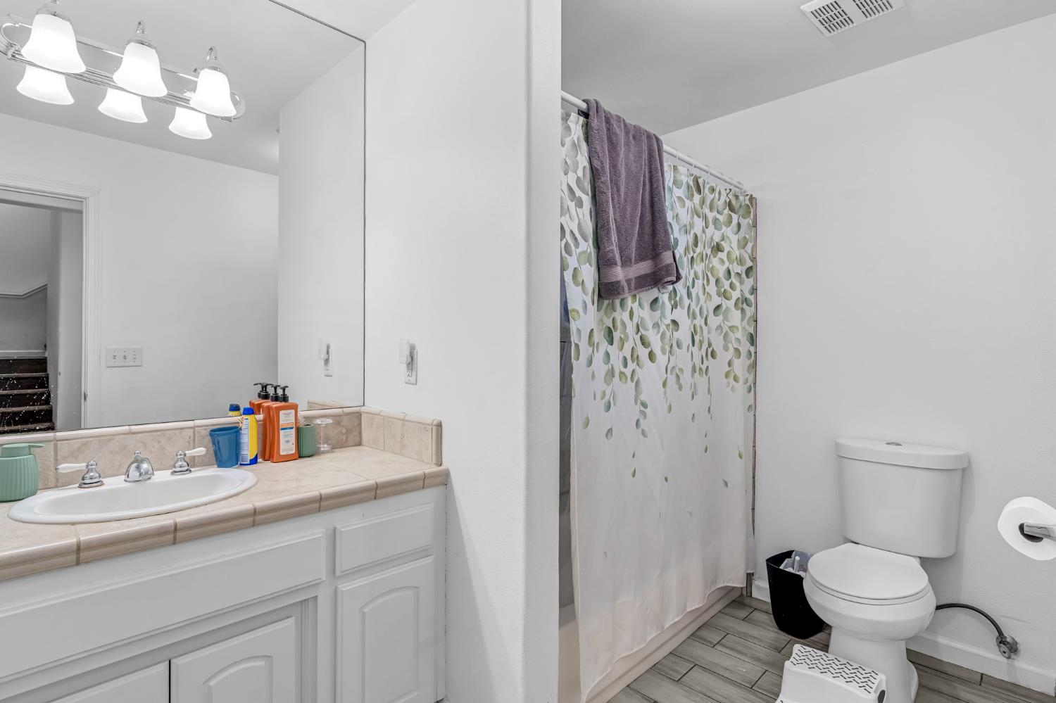 103 Countess Ln, Madera, CA 93637