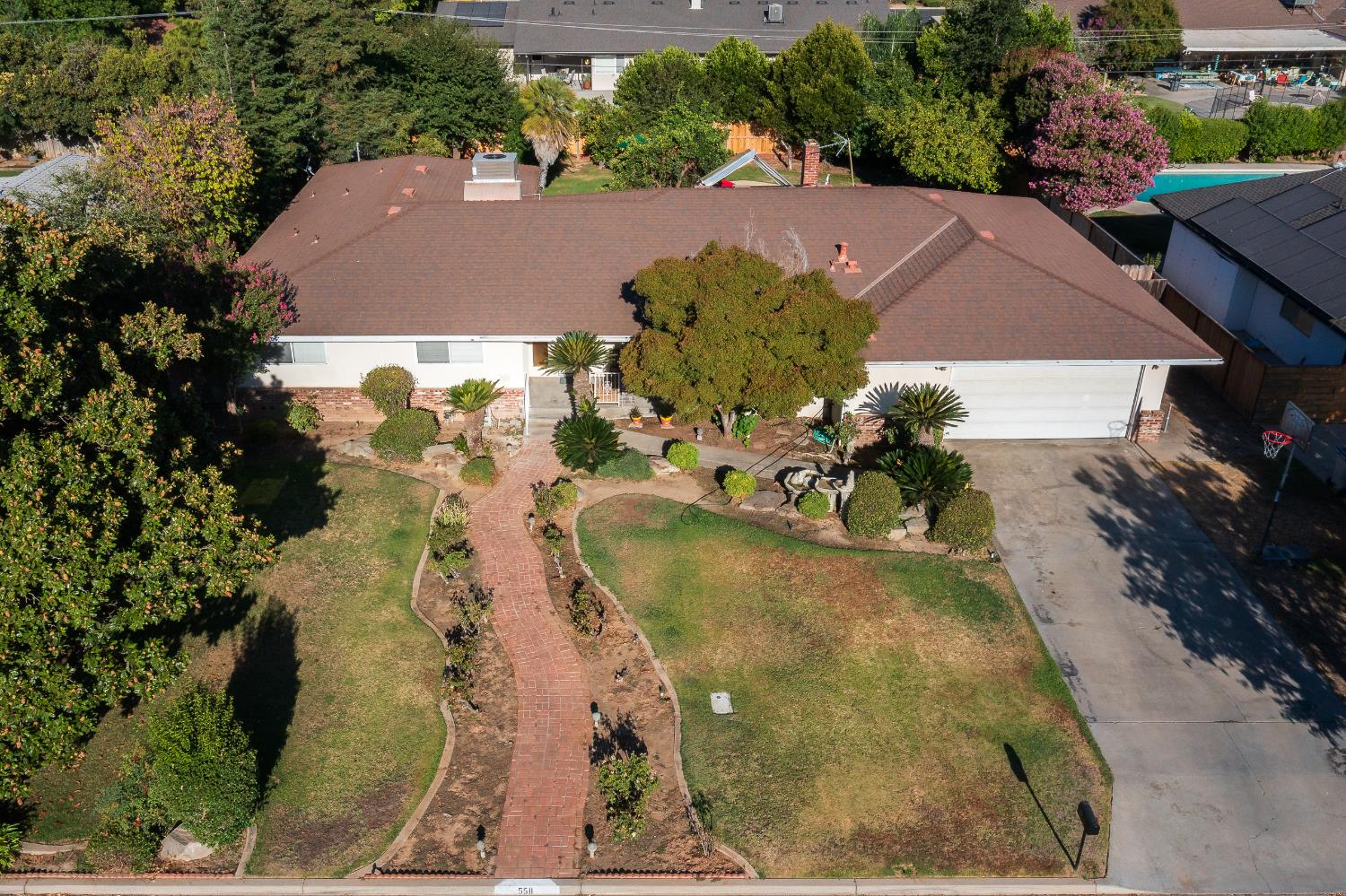 5511 N Colonial, Fresno, CA 93704
