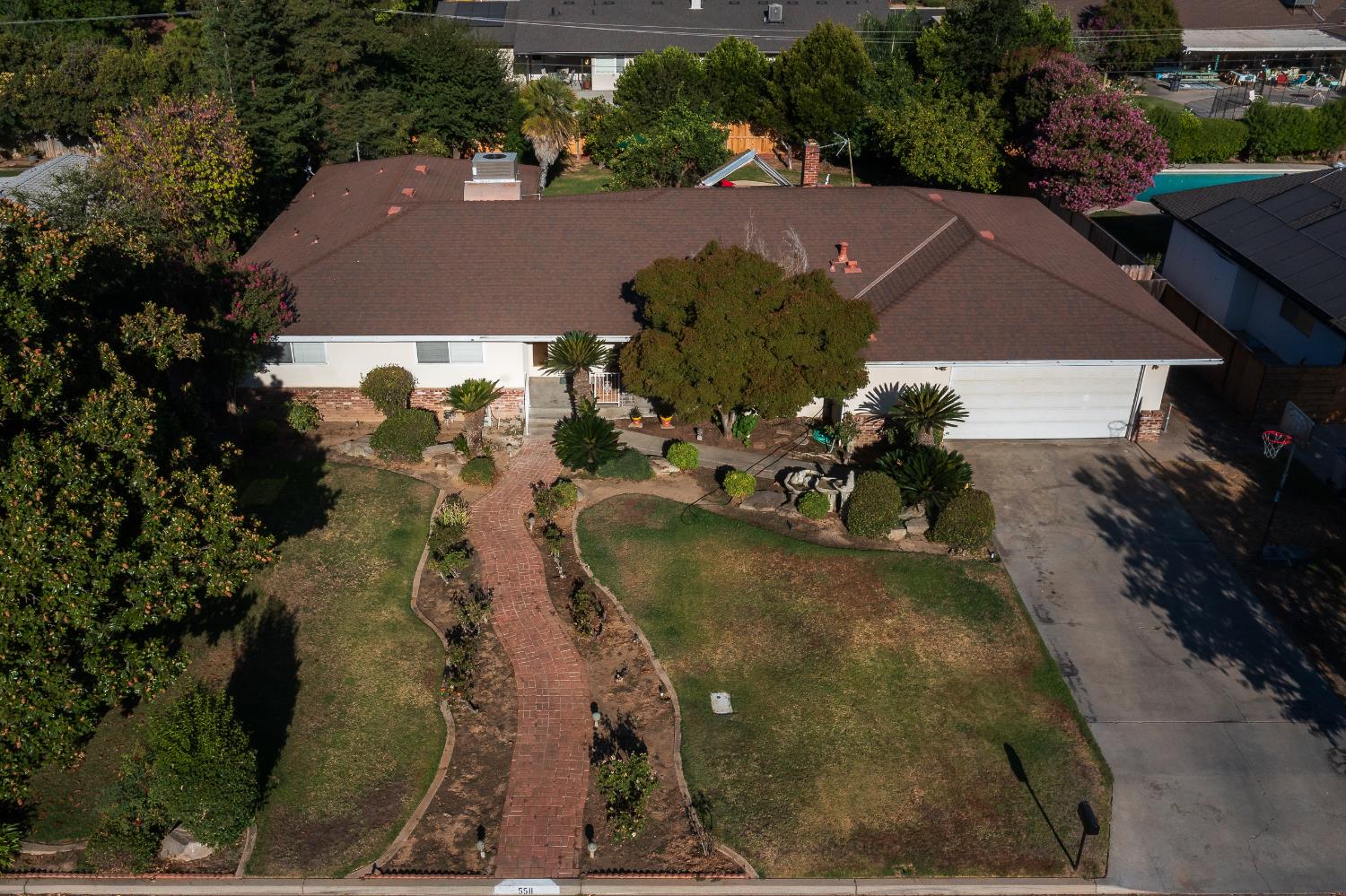 5511 N Colonial, Fresno, CA 93704