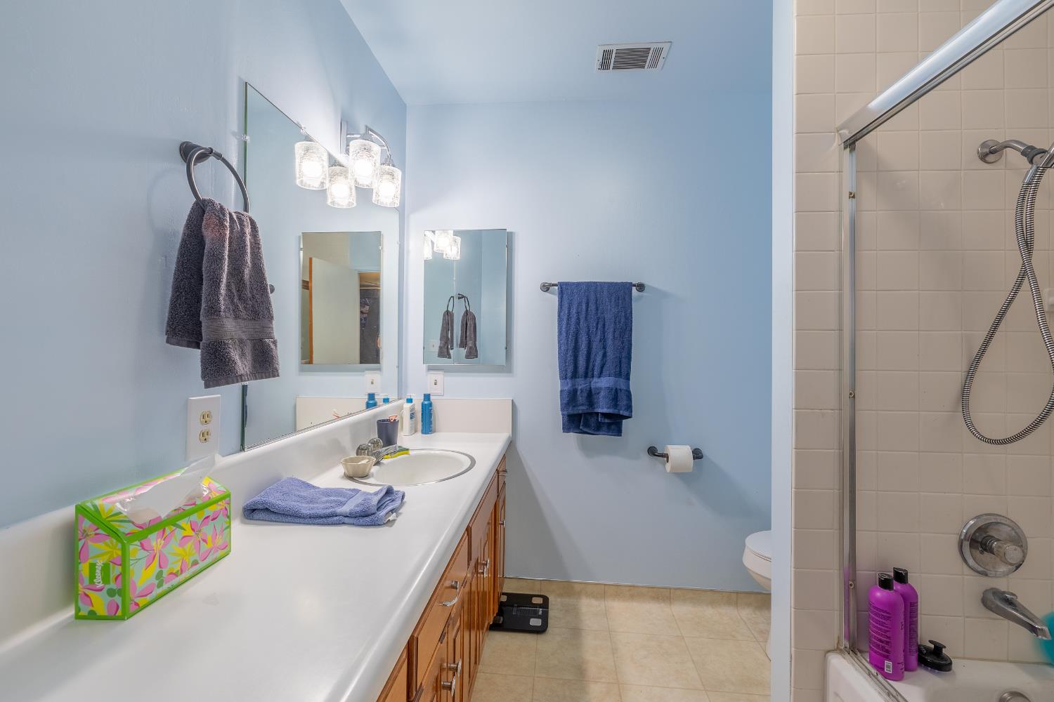 5511 N Colonial, Fresno, CA 93704