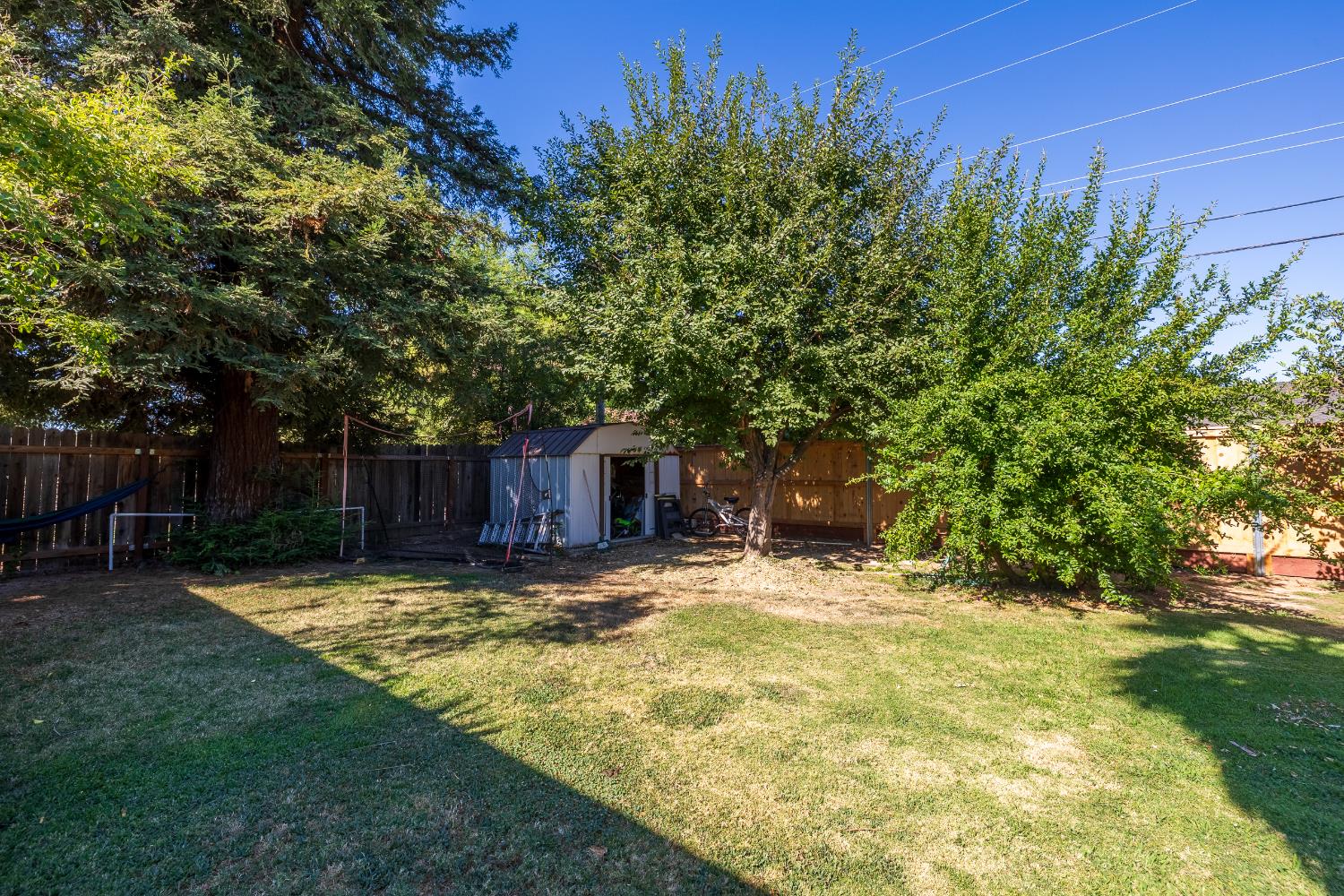 5511 N Colonial, Fresno, CA 93704