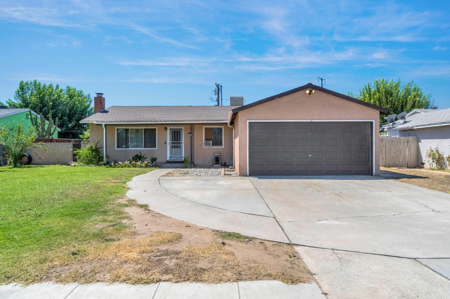 5064 E Hammond Ave, Fresno, CA 93727