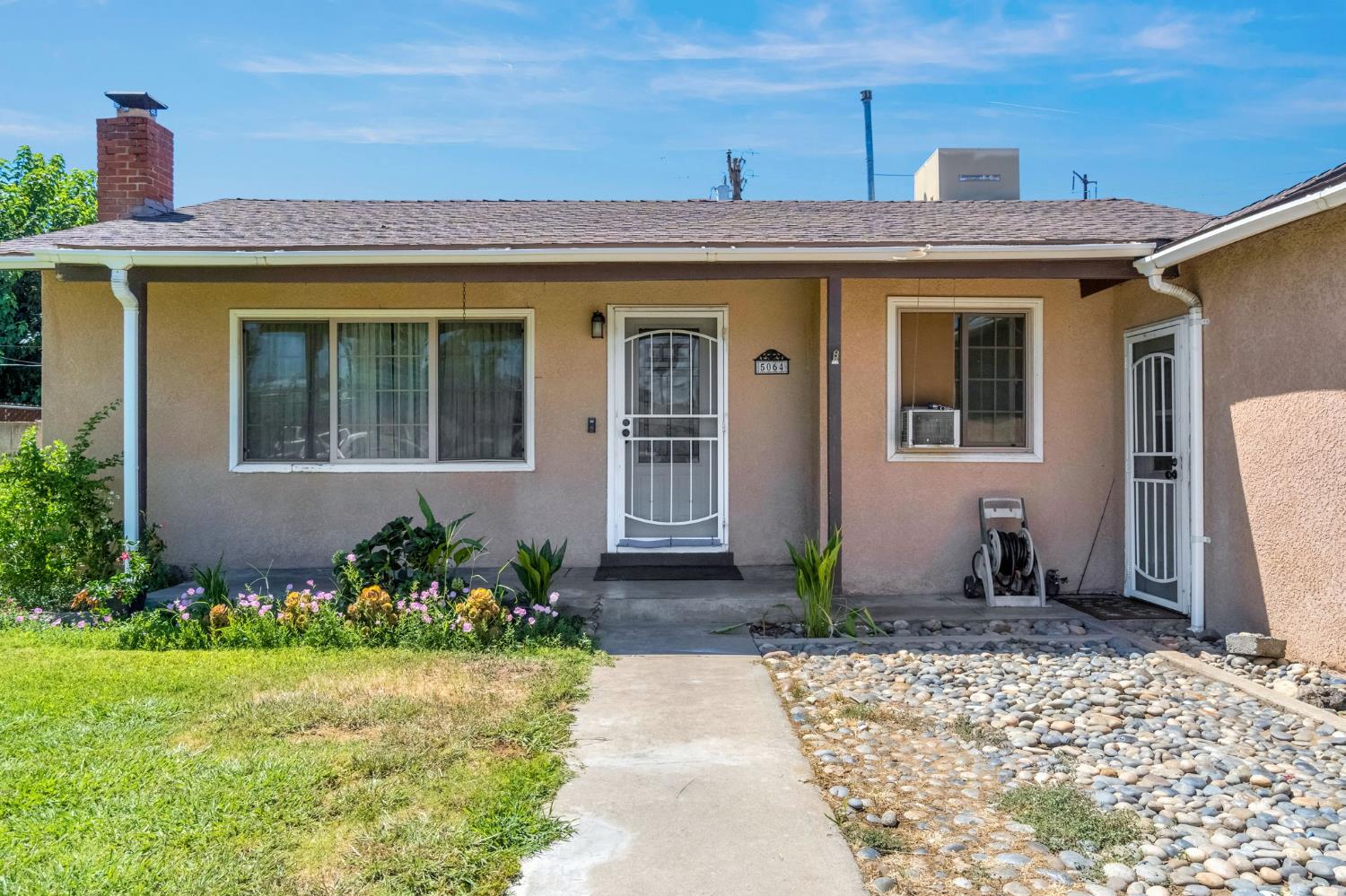 5064 E Hammond Ave, Fresno, CA 93727