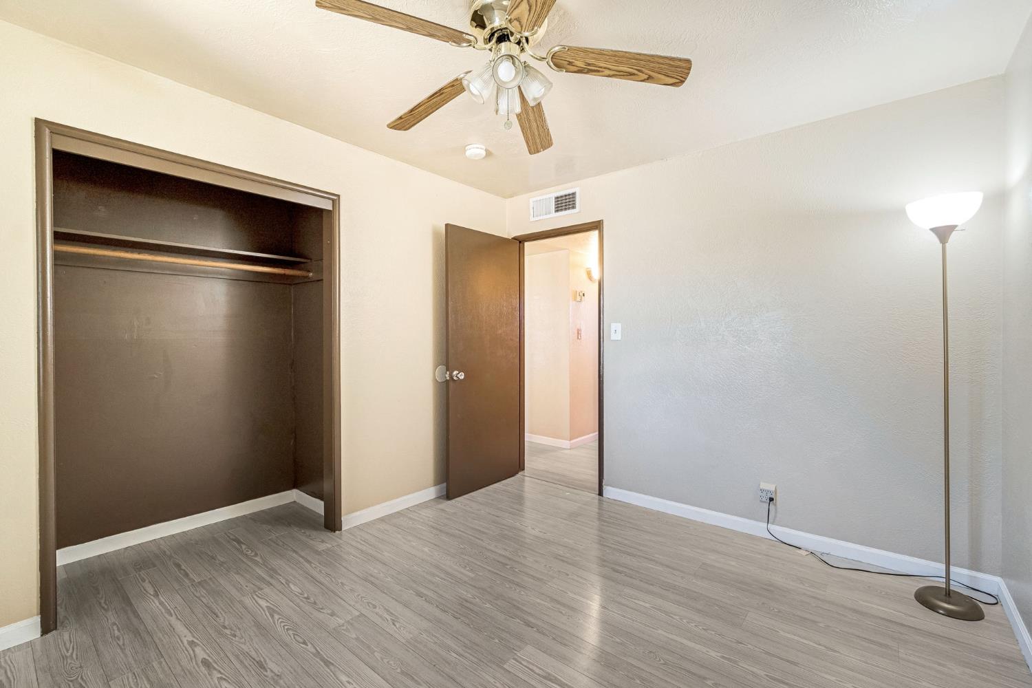 5064 E Hammond Ave, Fresno, CA 93727