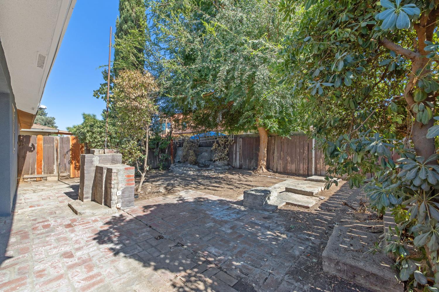5451 W Santa Ana Ave, Fresno, CA 93722