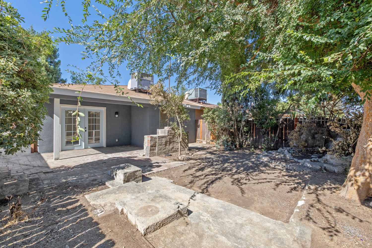 5451 W Santa Ana Ave, Fresno, CA 93722