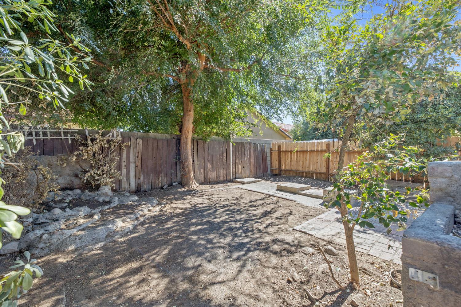 5451 W Santa Ana Ave, Fresno, CA 93722