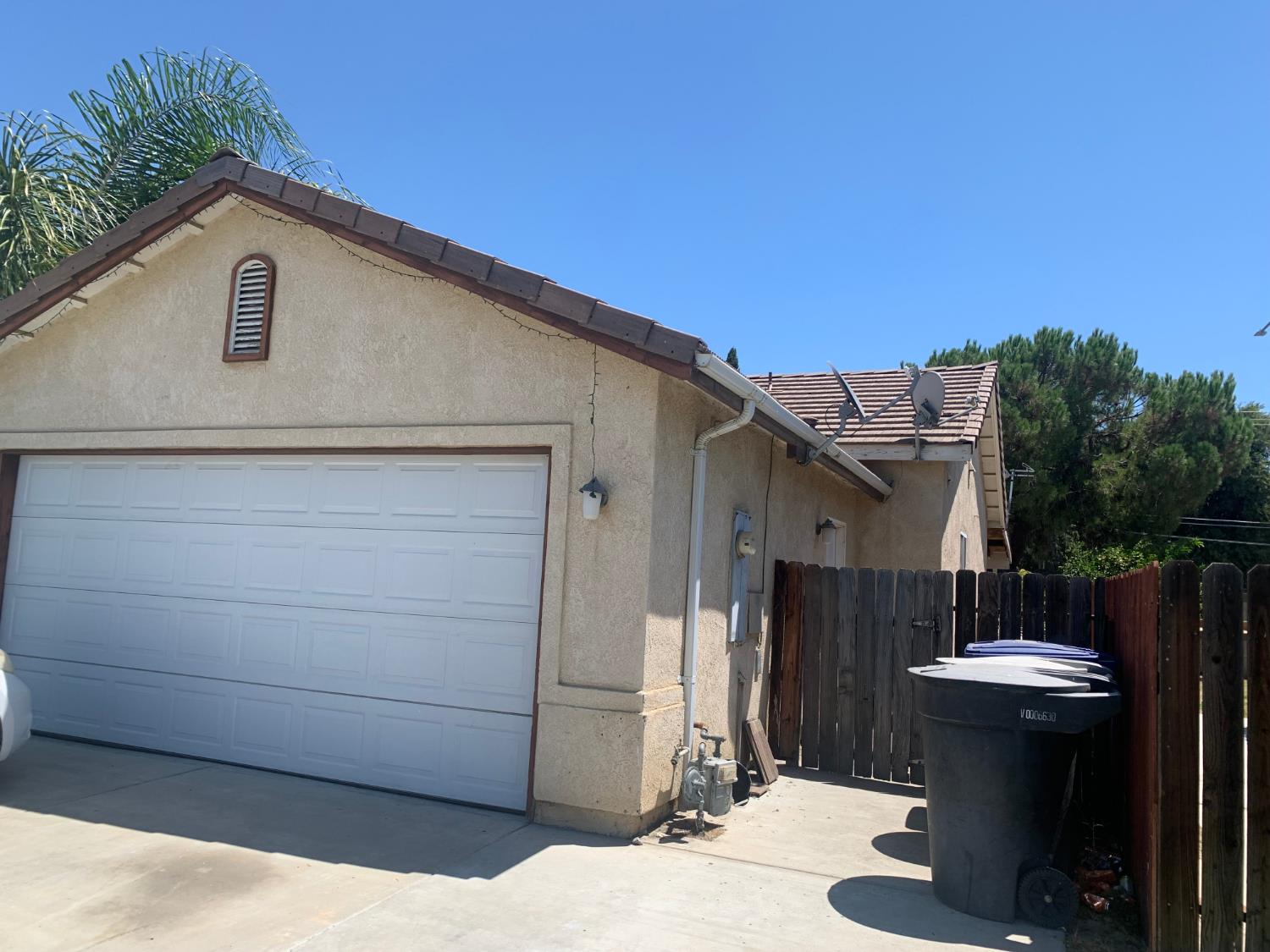 682 Sunset Ave, Lemoore, CA 93245