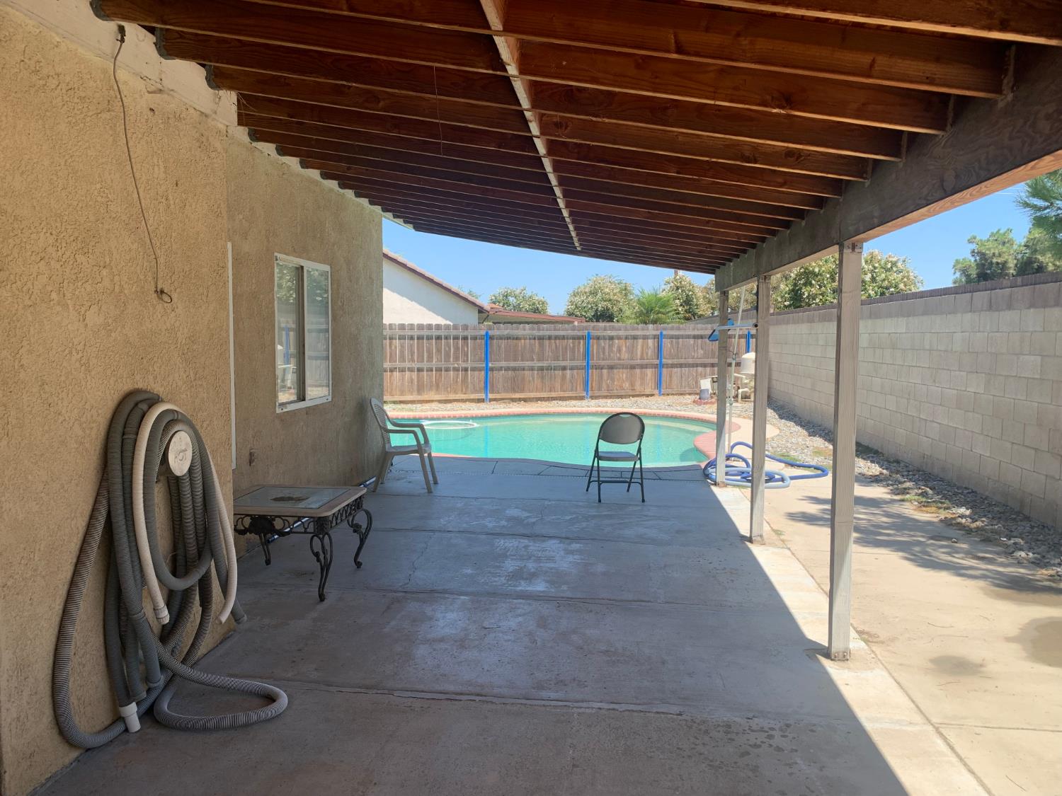682 Sunset Ave, Lemoore, CA 93245