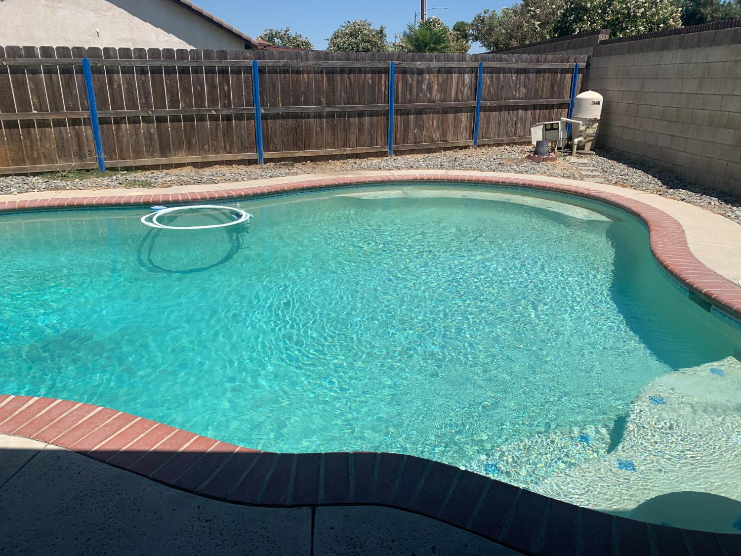 682 Sunset Ave, Lemoore, CA 93245