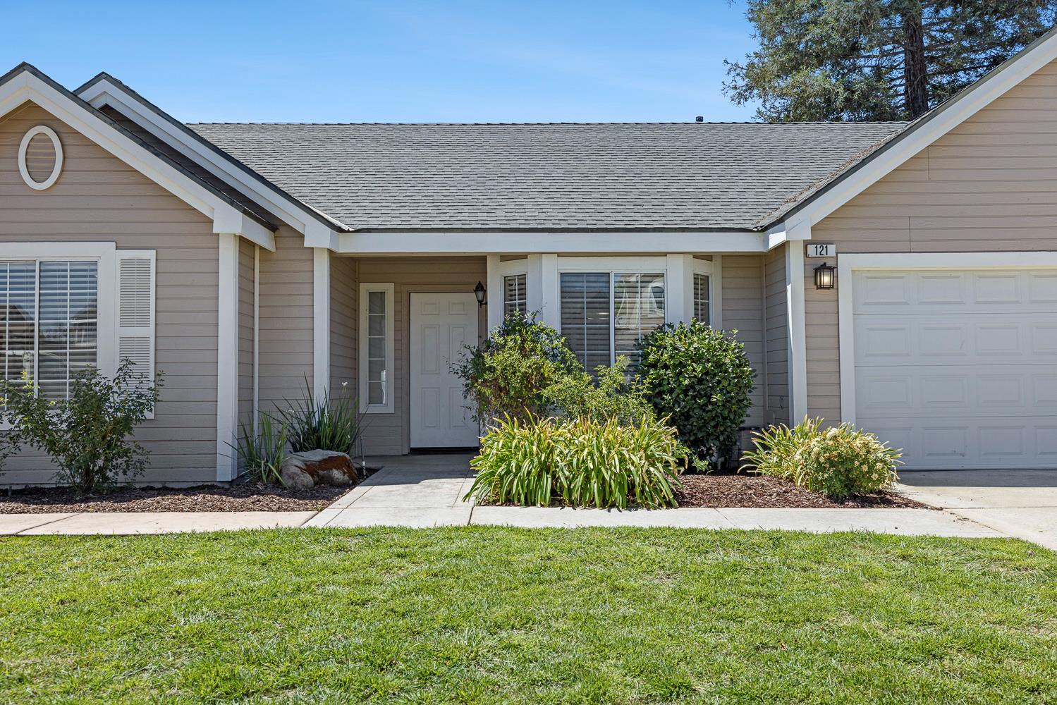 8735 N Cedar Ave #121, Fresno, CA 93720