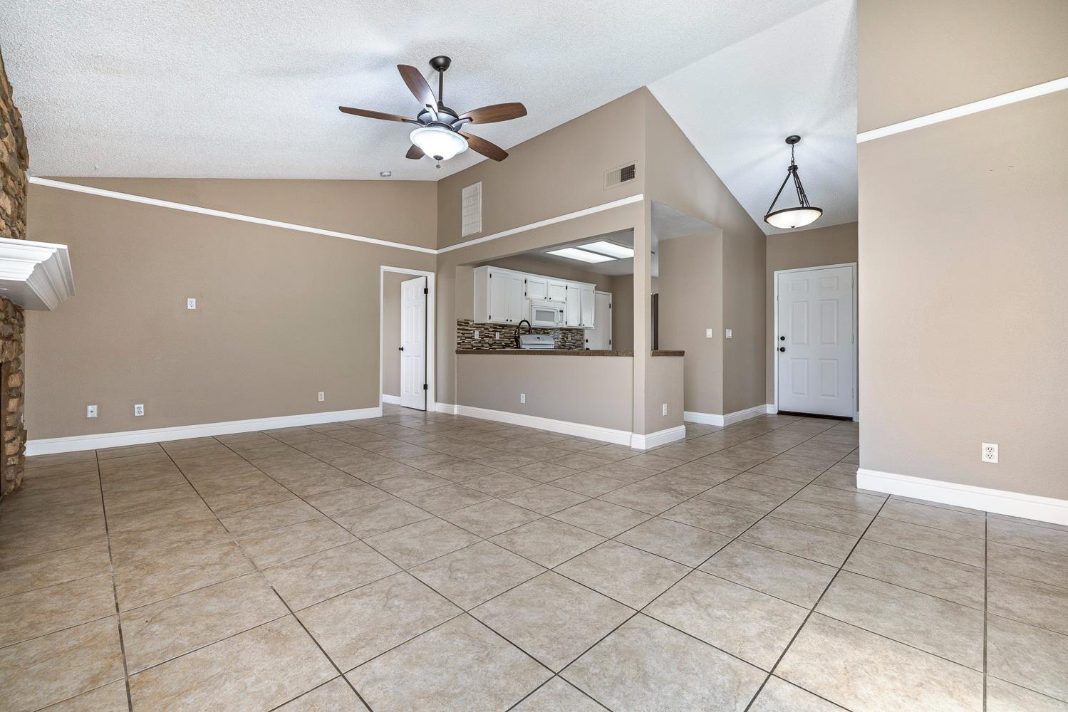 8735 N Cedar Ave #121, Fresno, CA 93720