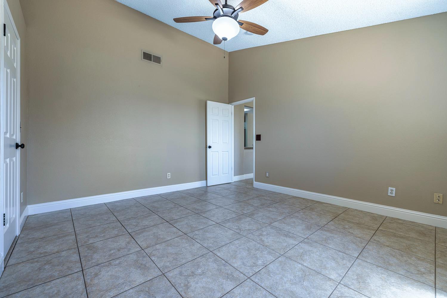 8735 N Cedar Ave #121, Fresno, CA 93720