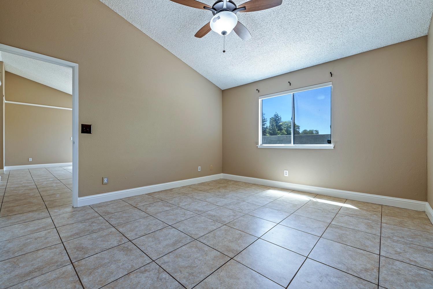 8735 N Cedar Ave #121, Fresno, CA 93720