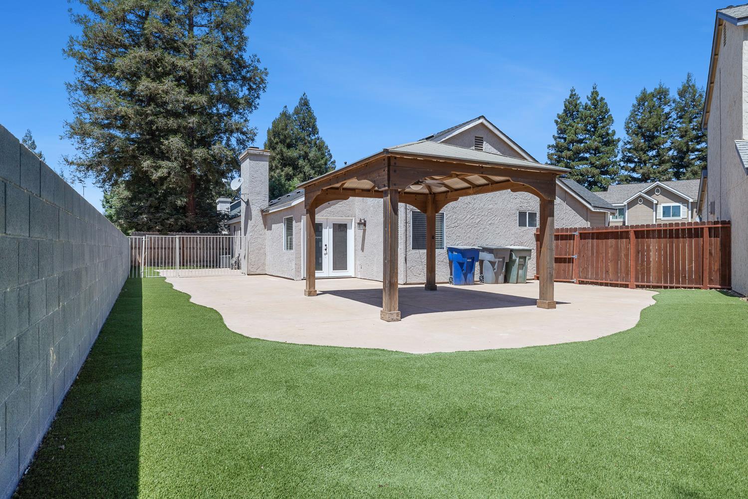 8735 N Cedar Ave #121, Fresno, CA 93720