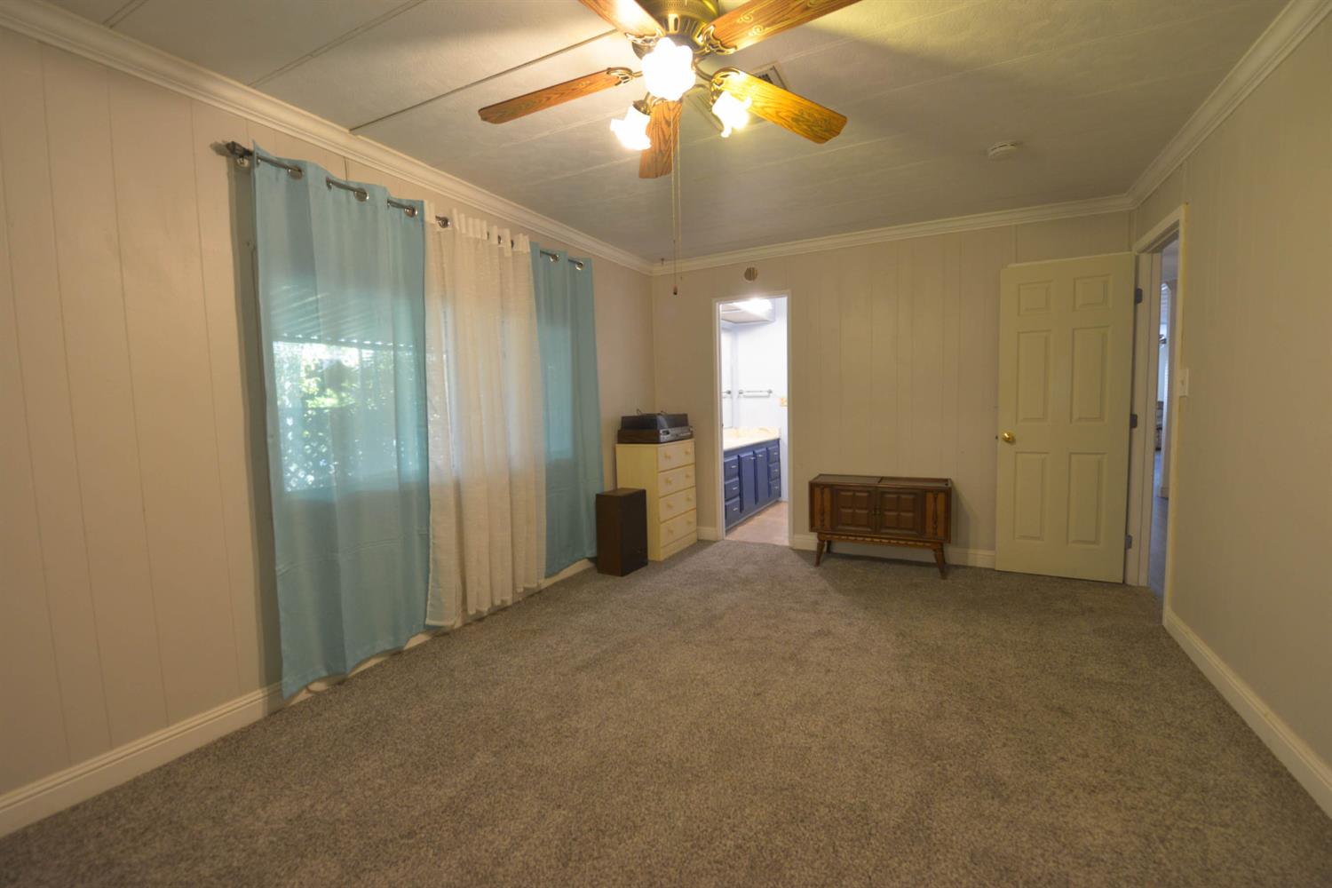 2706 W Ashlan Ave #125, Fresno, CA 93705