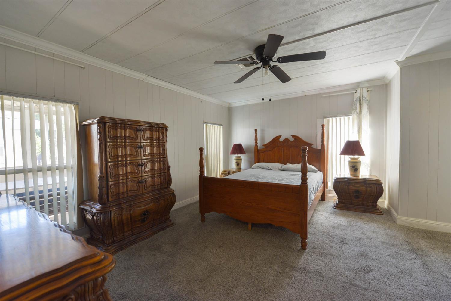 2706 W Ashlan Ave #125, Fresno, CA 93705