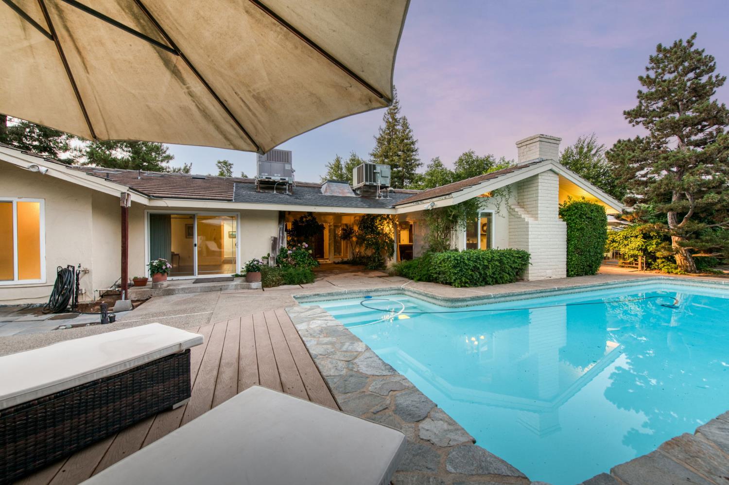 1687 W Dovewood Ln, Fresno, CA 93711