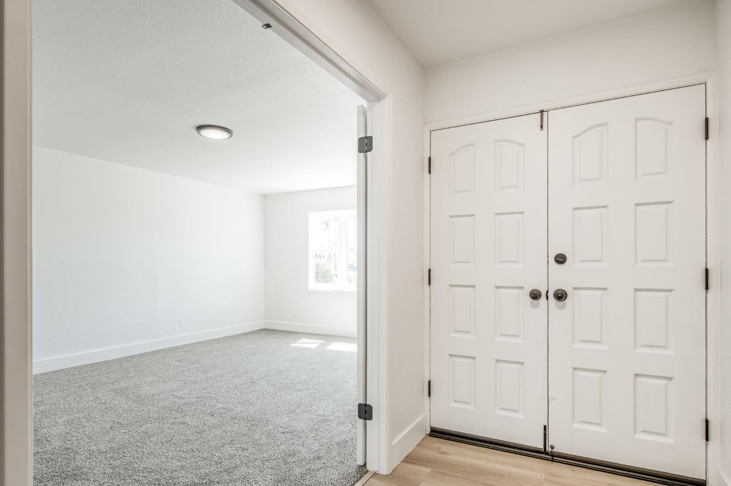 881 E Alluvial, Fresno, CA 93720