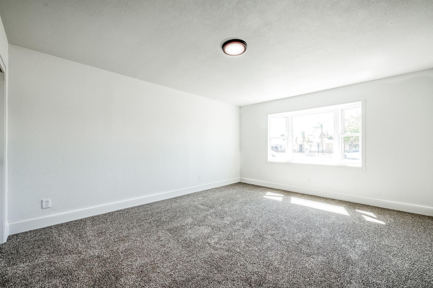 881 E Alluvial, Fresno, CA 93720