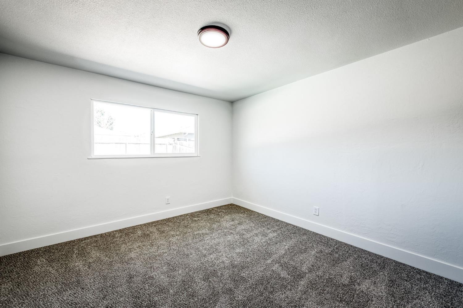 881 E Alluvial, Fresno, CA 93720