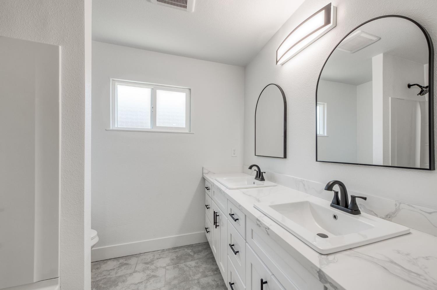 881 E Alluvial, Fresno, CA 93720