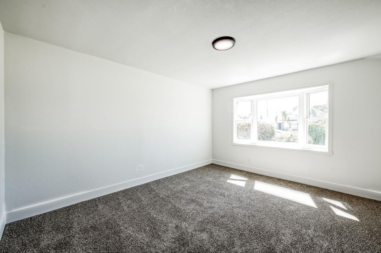 881 E Alluvial, Fresno, CA 93720