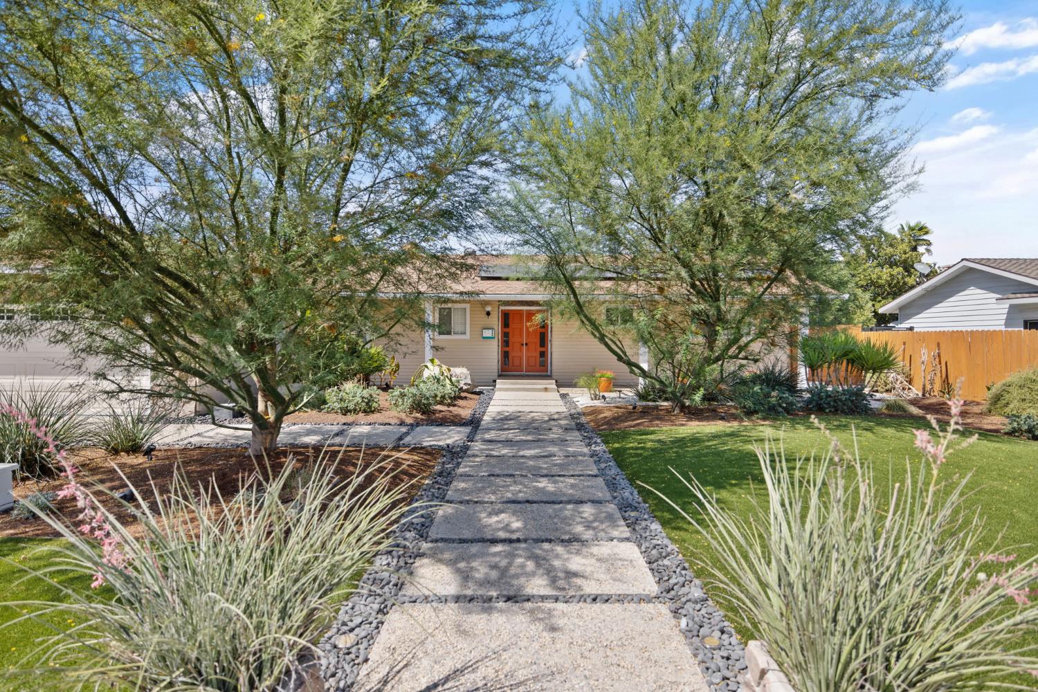 3500 W Hillsdale Ave, Visalia, CA 93291