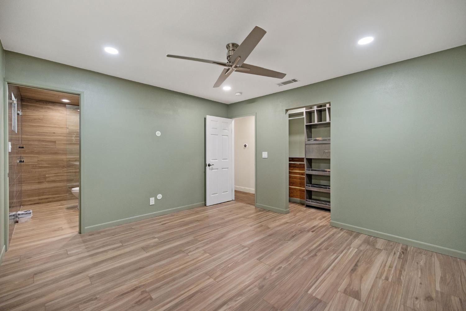 3500 W Hillsdale Ave, Visalia, CA 93291