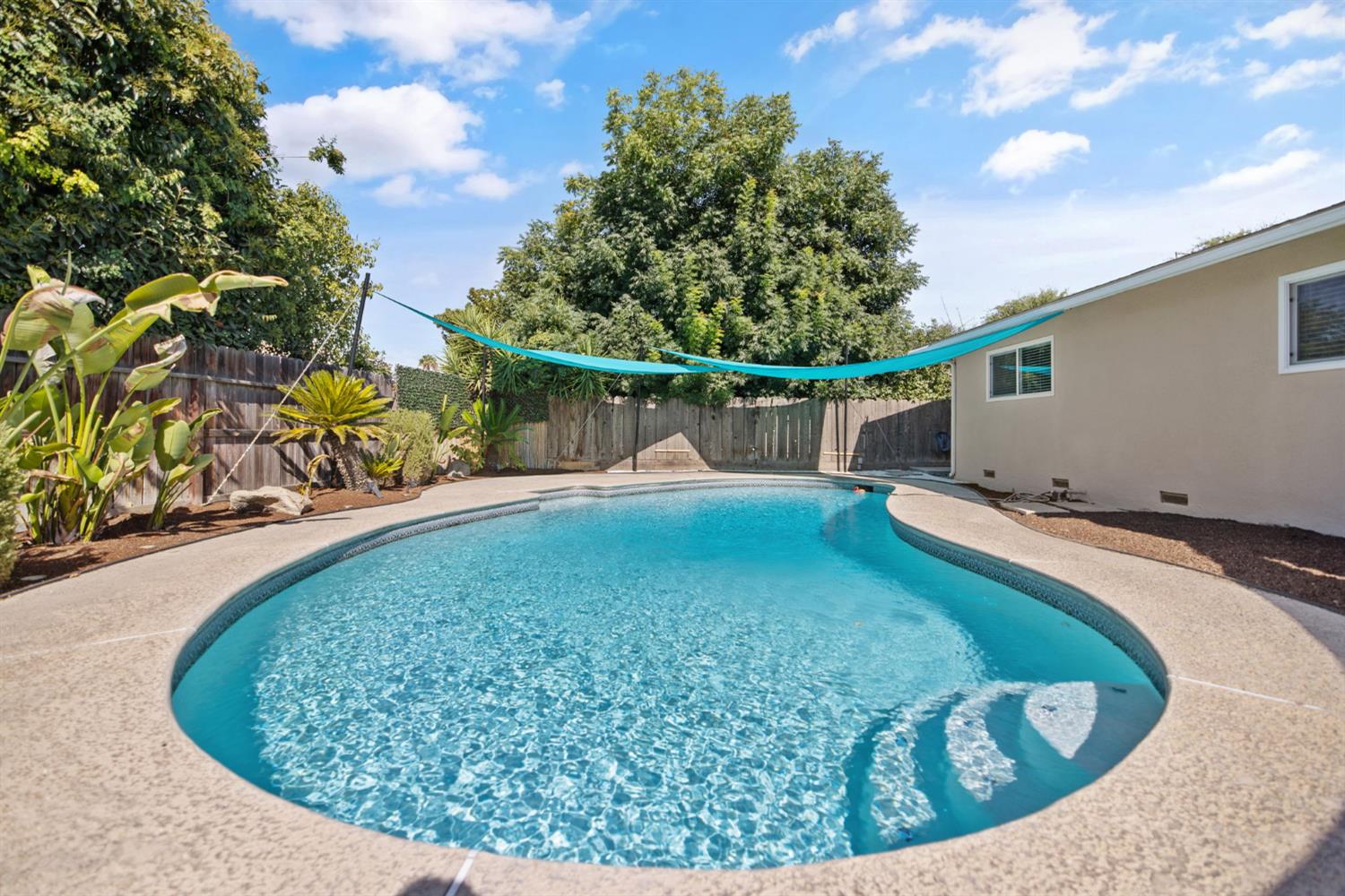 3500 W Hillsdale Ave, Visalia, CA 93291