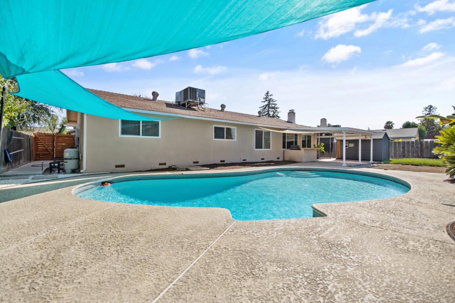 3500 W Hillsdale Ave, Visalia, CA 93291
