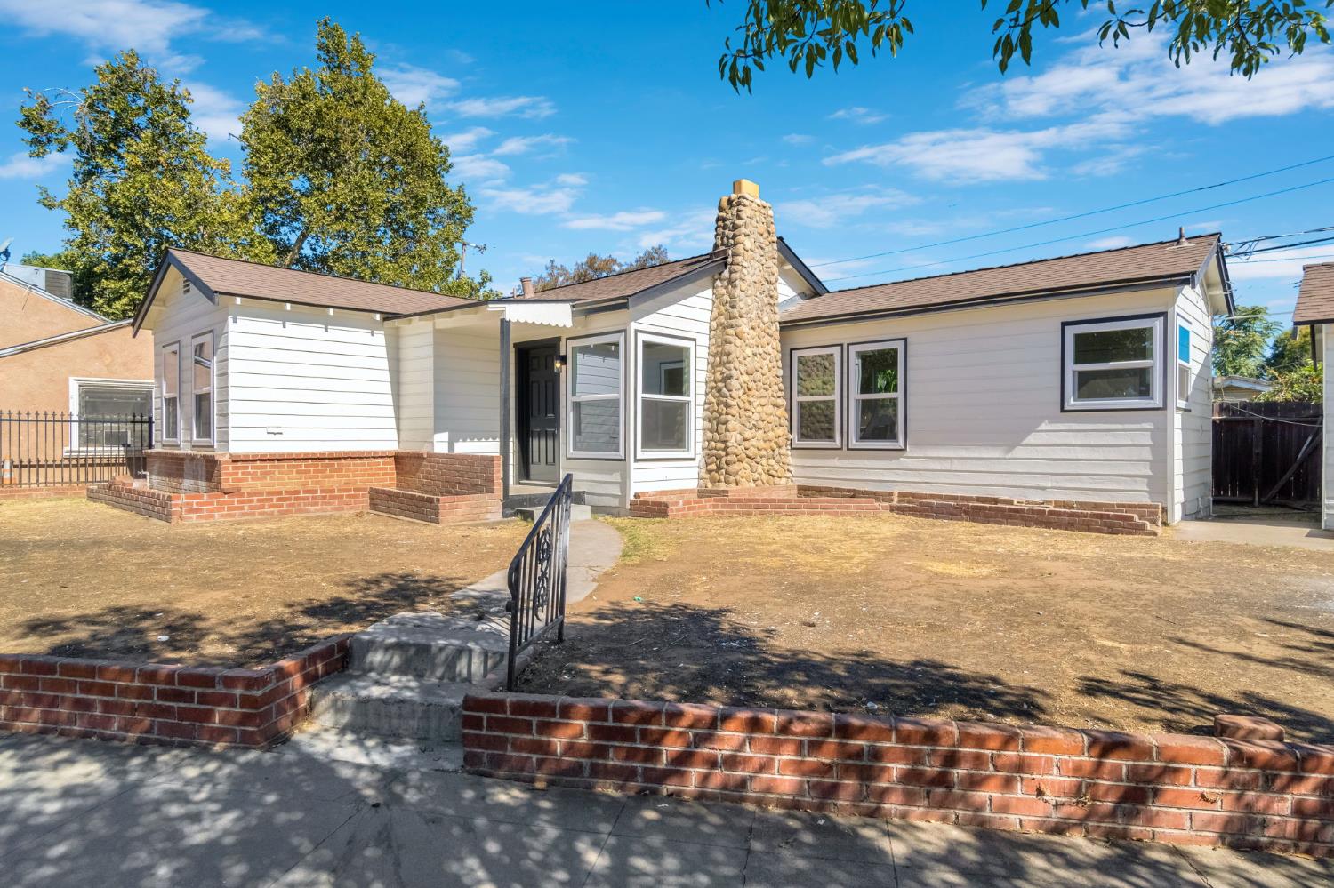 4245 E Ball Ave, Fresno, CA 93702