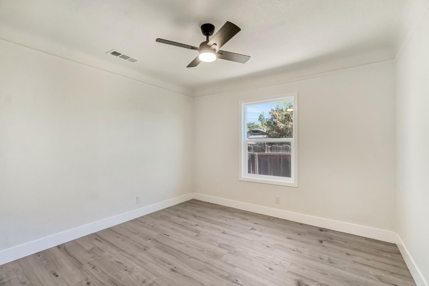 4245 E Ball Ave, Fresno, CA 93702