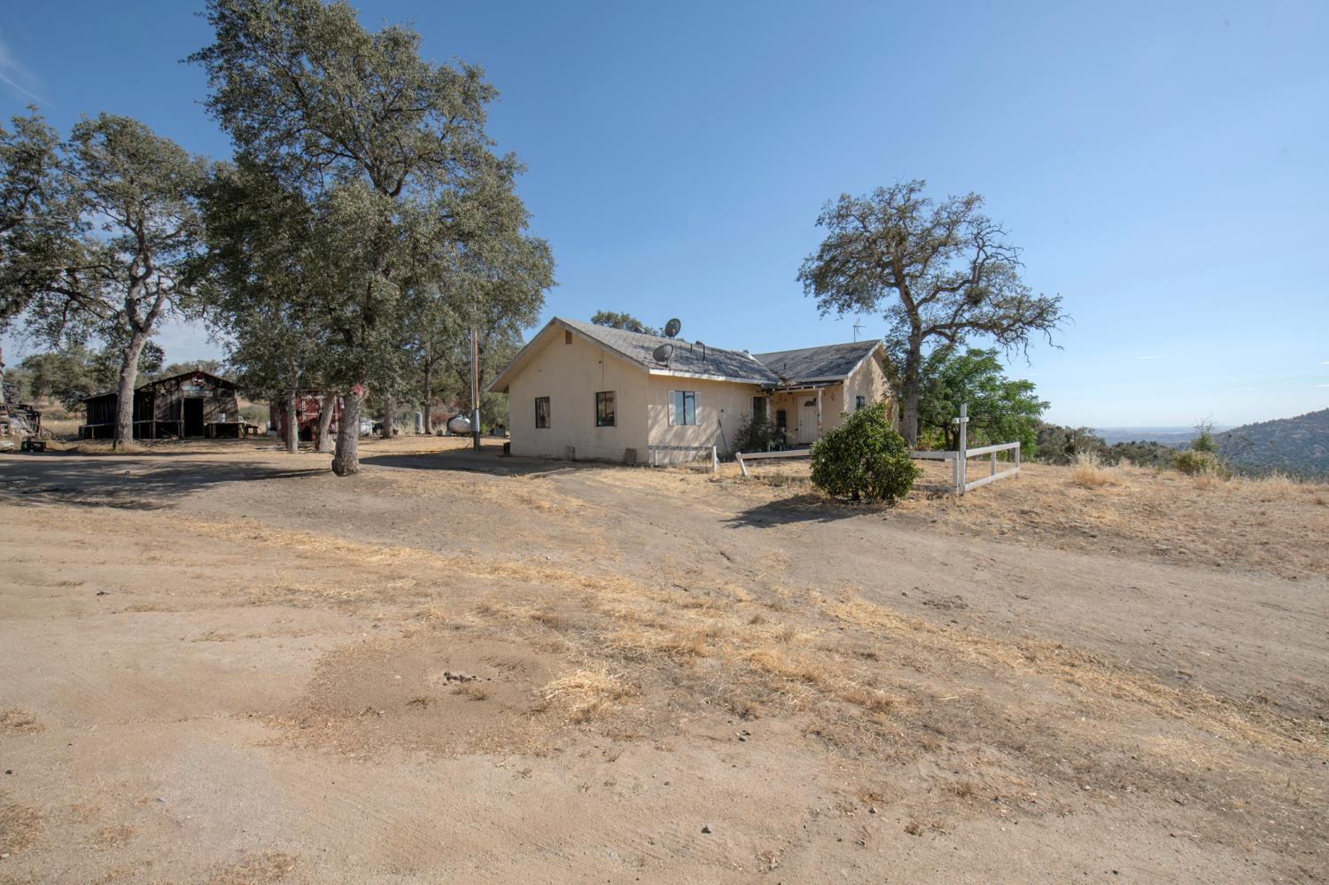 29797 Morgan Canyon Rd, Prather, CA 93651