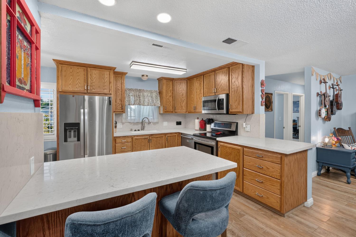4553 E Redlands Ave, Fresno, CA 93726